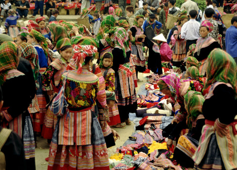 vietnam - bac ha market 3.jpg